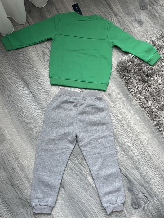 Дитячий костюм Tommy Hilfiger. Розмір на 8 років (128 см). НОВИЙ.
