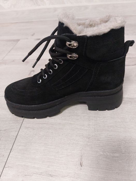 Жіночі зимові ботинки