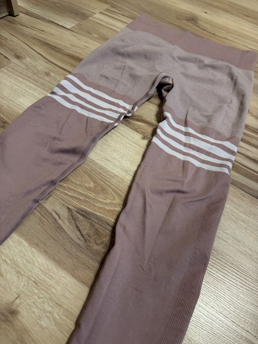 Legginsy elastyczne modelujące L różowe pudrowy róż pośladki