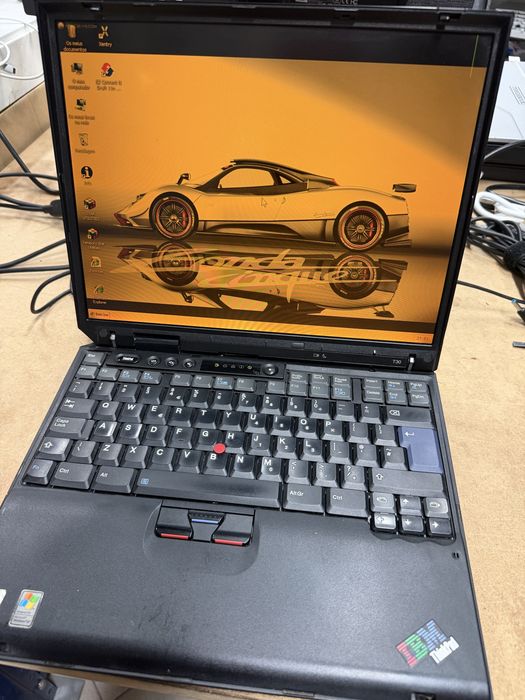 Lenovo Thinkpad T30, Pentium4 2Ghz, 256Mb Ram, Funcional