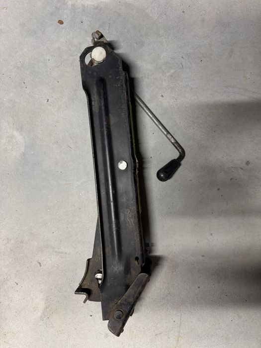 Podnośnik lewarek VW Transporter T5 T6 Multivan