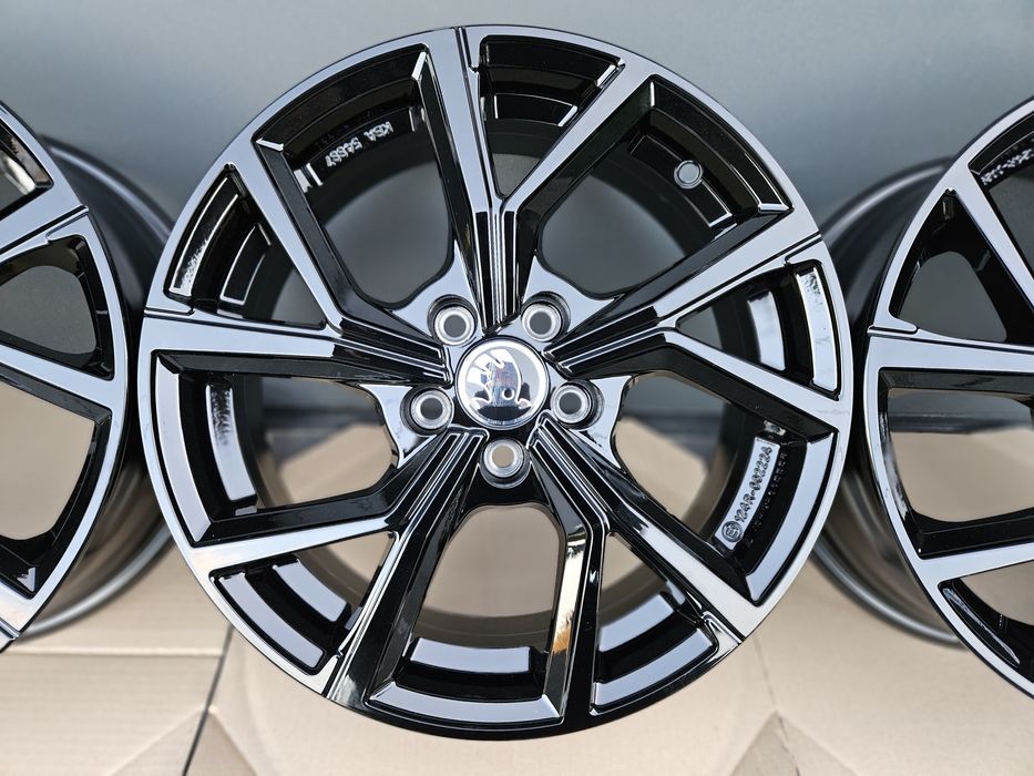 Skoda Karoq 17 " Nowe 5x112 Škoda Karoq 2025 Alufelgi Czarne Felgi ECE
