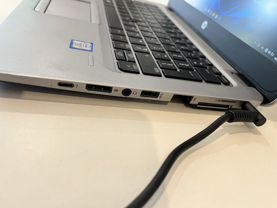 Laptop HP Elitebook I5 6gen/4GB/256SSD