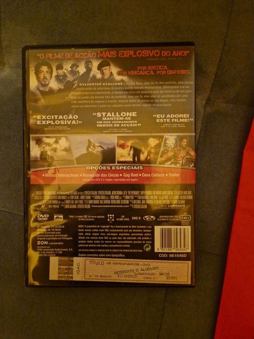 4 dvd em caixa .