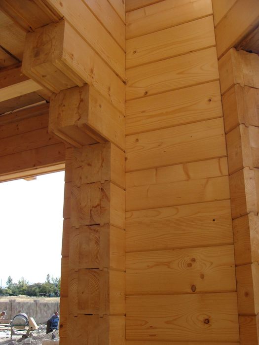 Стіновий клеєний брус 200х200