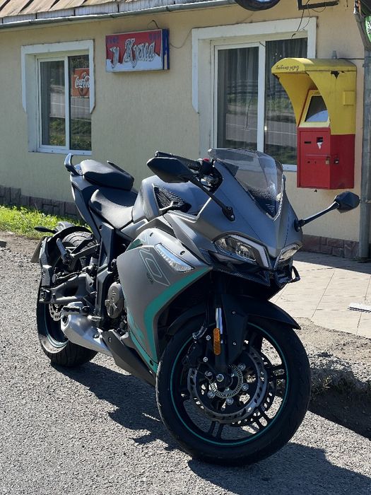Voge 300RR, сів пойіхав