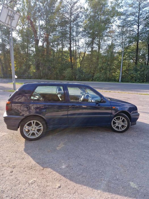 Volkswagen Golf 3 1.8 i automat Sieciechowice • OLX.pl