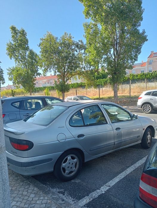Renault Megane clássic para reparação de embraiagem ou vender por peças