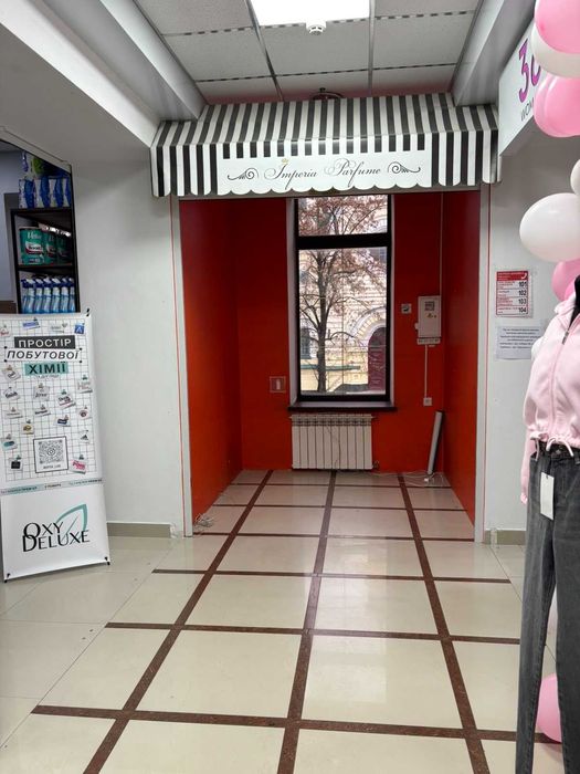 В оренду торгова площа 5 кв.м. в ТОЦ "Премьєр", (вул. Cоборна 94)