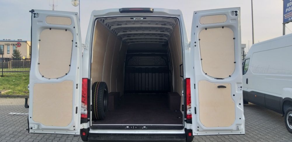 Zabudowa Iveco Daily 16m3, 18m3 podłoga, boki, nadkola MONTAŻ