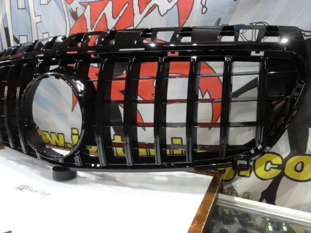 Grelha frontal com suporte de símbolo para Mercedes Classe A W176 2012-2015 GT-R / Panamericana LOOK preto brilhante em plástico ABs
