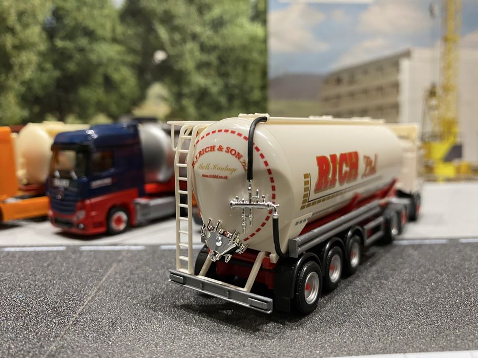 herpa 1/87 14台セット herpa Cars&Trucks 1/87 メルセデスベンツ アクトロス