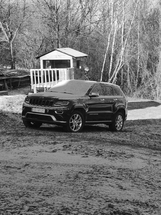 Jeep Grand Cherokee Wersja Summit.Stan Bardzo dobry.Oryginalny lakier.Oryginalny przebieg.