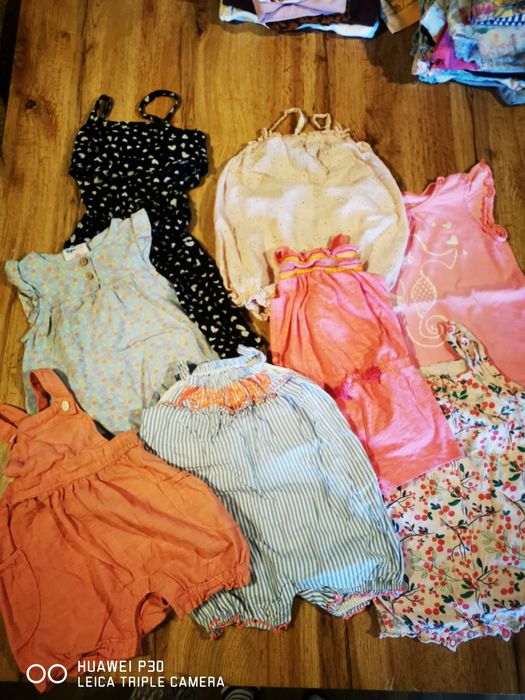 Roupa para menina no tamanho 74.