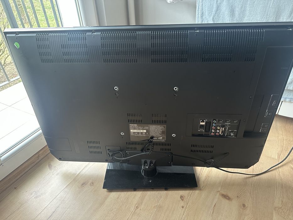 Telewizor Toshiba 37 Cali Led