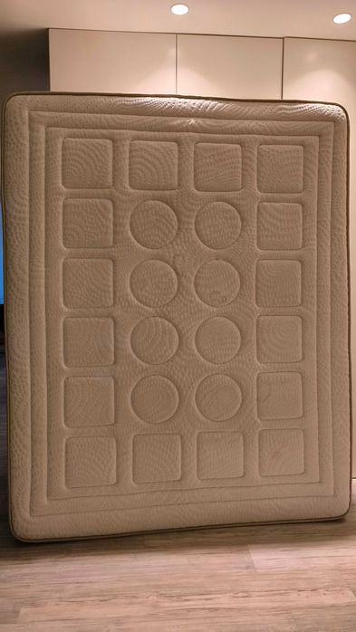 Colchão ortopédico 200x160 + estrados