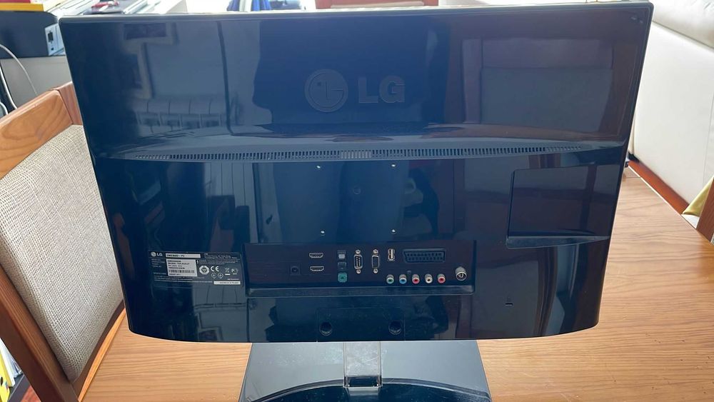 2 TVs for sale (LG LED 3D, black color, 23" + LG LED 28", black)63825780623361122