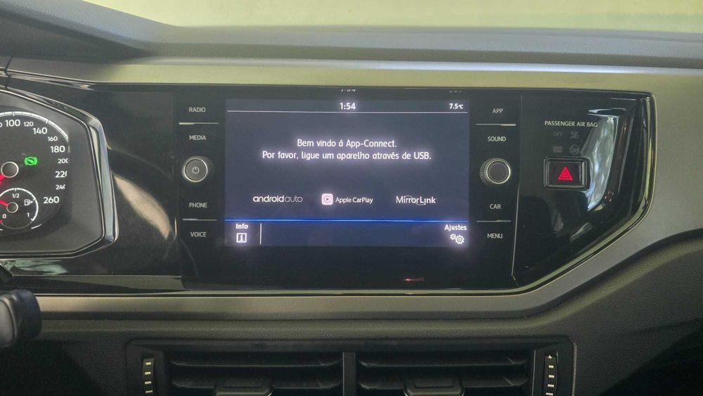 Volkswagen Polo 1.0 TSI CAIXA AUTOMÁTICA - Salvado