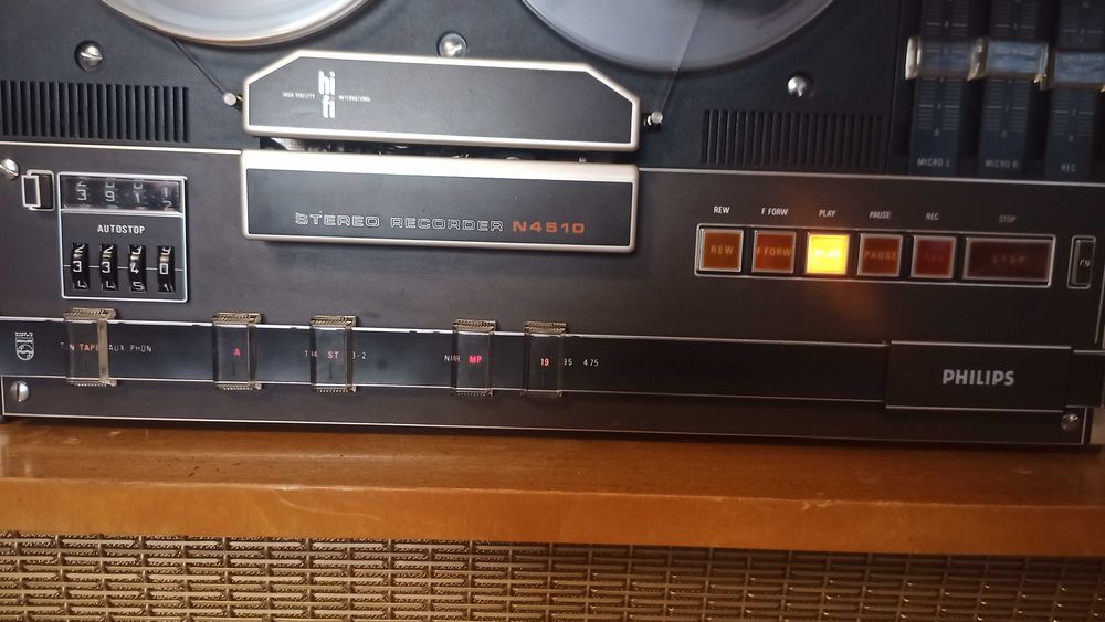 Магнітофон бабінний PHILIPS N4510, 3 мотори, 3 головки чудовий стан.