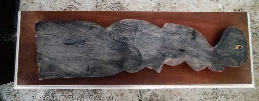 Escultura mulher Africana em madeira artesanato popular