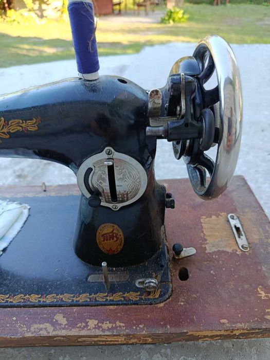 продам швейну машинку