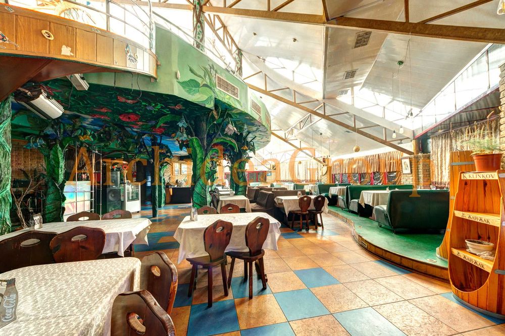 Ресторан 395 м2 з літніми бесідками Гідропарк, супер локація