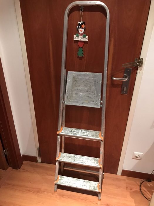 Escadote em aluminio