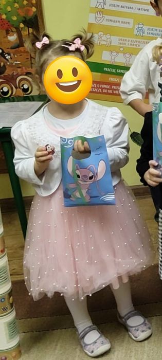 2 Sukienki, spódnica i rajstopy  rozm 104-110 cm