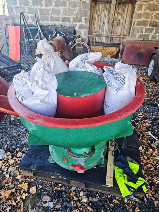 Polerka wibracyjna duża 150L stan bdb