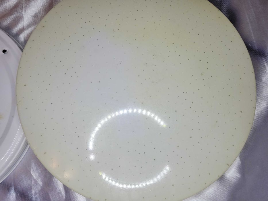 Потолочный светодиодный светильник на запчасти