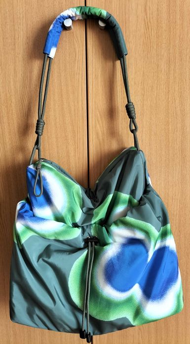 Saco/Mala, estilo desportivo, prática e espaçosa