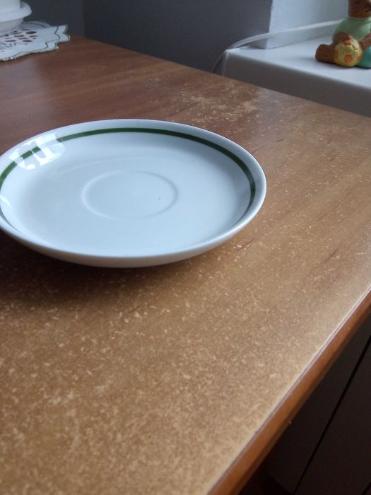 Talerzyk podstawka Kahla biała porcelana ,zielona otoczka