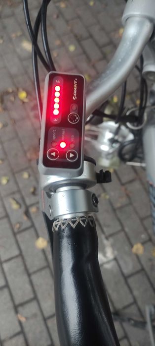 Rower elektryczny Giant Twist Go Hybrid / 2 Baterie / Ładowarka /Nexus