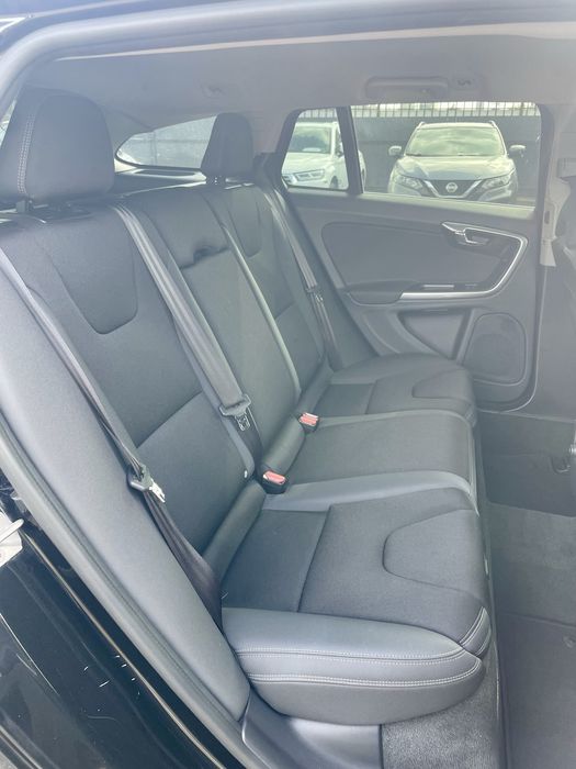 Volvo v60(D2) 2014 року