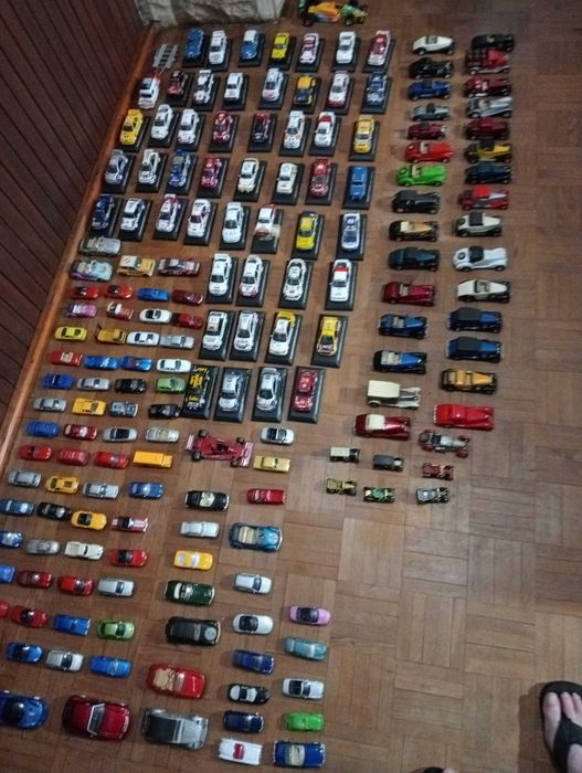 Lote 173 Miniaturas (Rali Anos 80/90 + Literatura Completa e Réplicas de carros antigos e vários modelos)