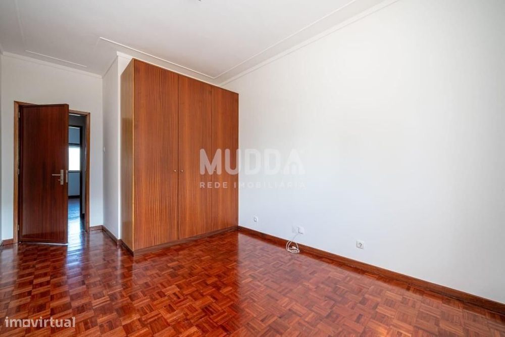 T4 com garagem | Habitação Própria ou Investimento  | Localização Prem