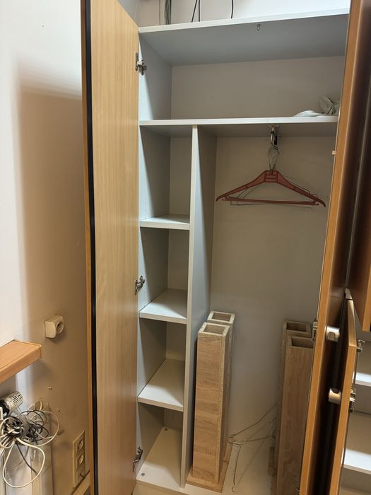 Wyposazenie biura w BDB stanie szafa RODO