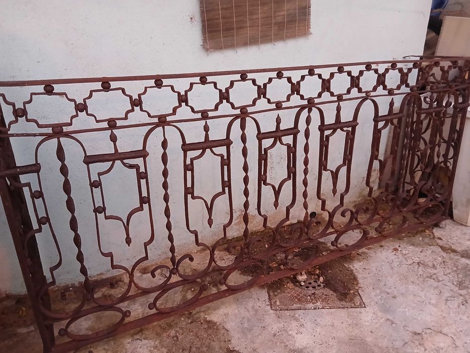 Grade ferro forjado varanda séc XVIII