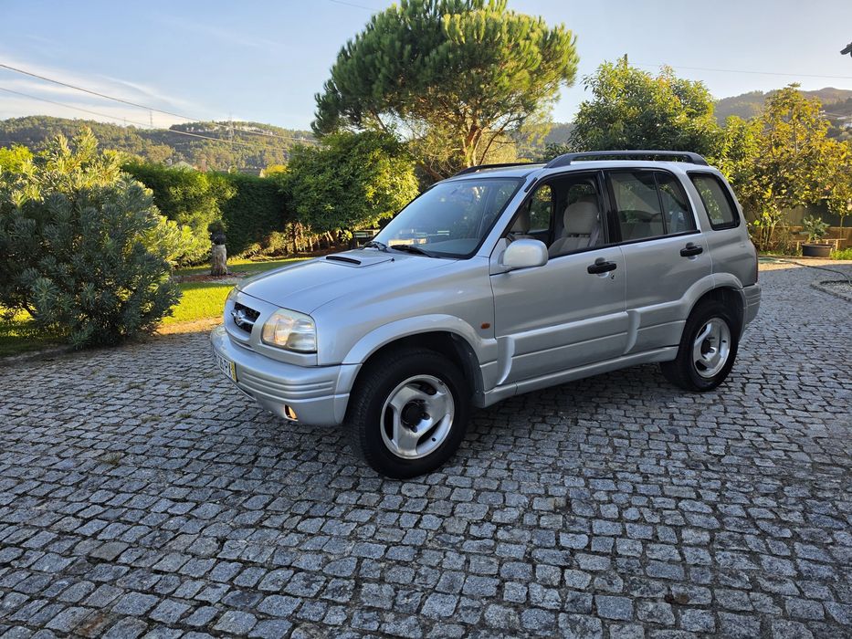 ÚNICO DONO DESDE NOVO, Suzuki grand vitara 2.0 D A/C  ano 2000 como novo  possivel retoma para facilitar o negócio
