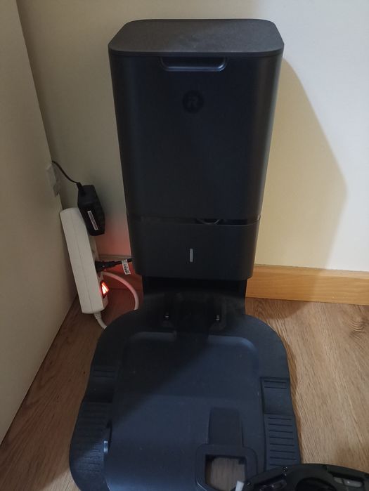 Robot aspirador Roomba® i7+ com esvaziamento automático e WIFI