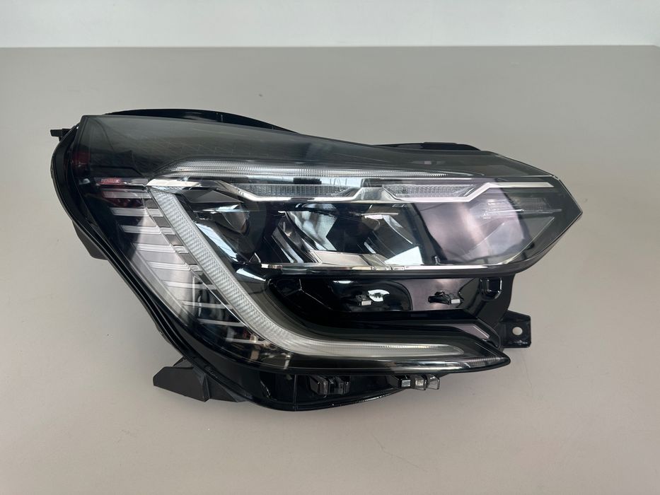 Renault Captur II Lampa Prawa