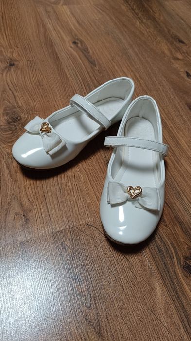 Białe baleriny/lakierki/eleganckie buty na komunię/wesele/uroczystości rozmiar 35