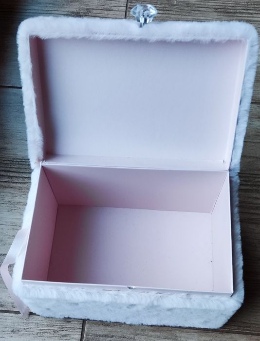 Szkatułka, pudełko 23x15,5x12,5 wys cm