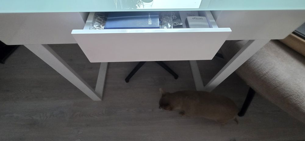 Piękny stół z 2 szufladami biały połysk
