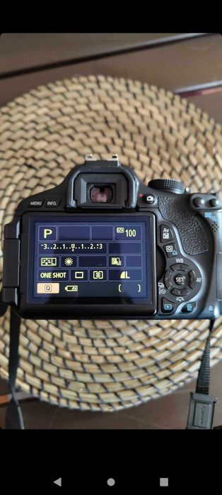 Canon EOS 600D - Máquina fotográfica