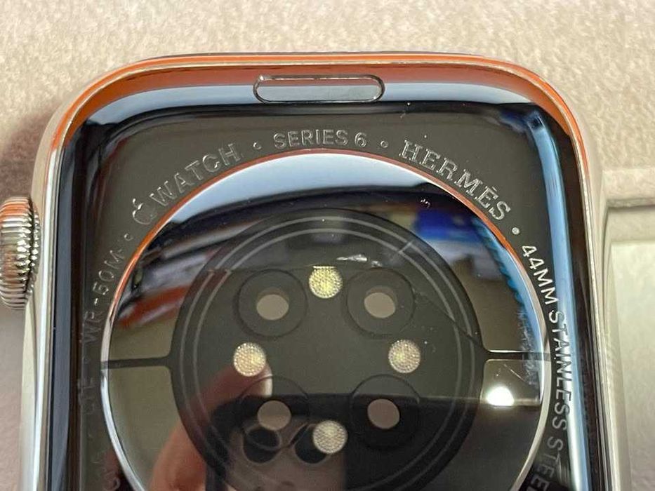 Apple Watch Hermes Series 6 GPS + Cellular 44mm em Aço