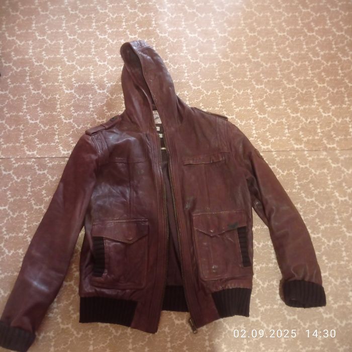 Кожаная мужская куртка в наличии несколько