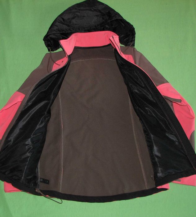 Sportowa kurtka softshel firmy rodeo r S