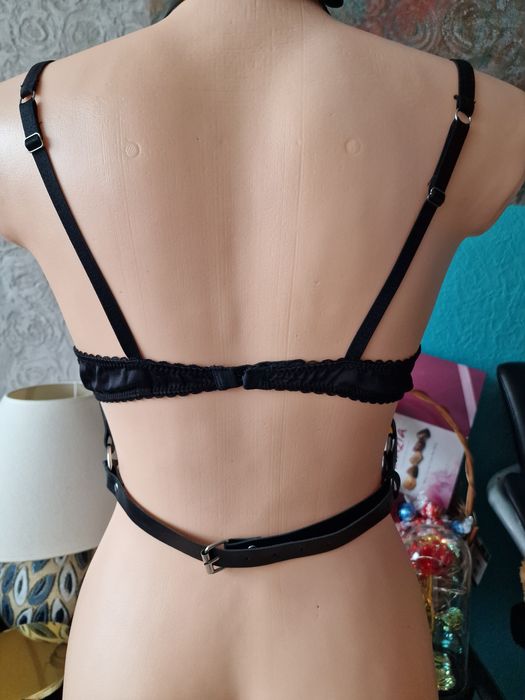 Skórzana bielizna. Uniseks.