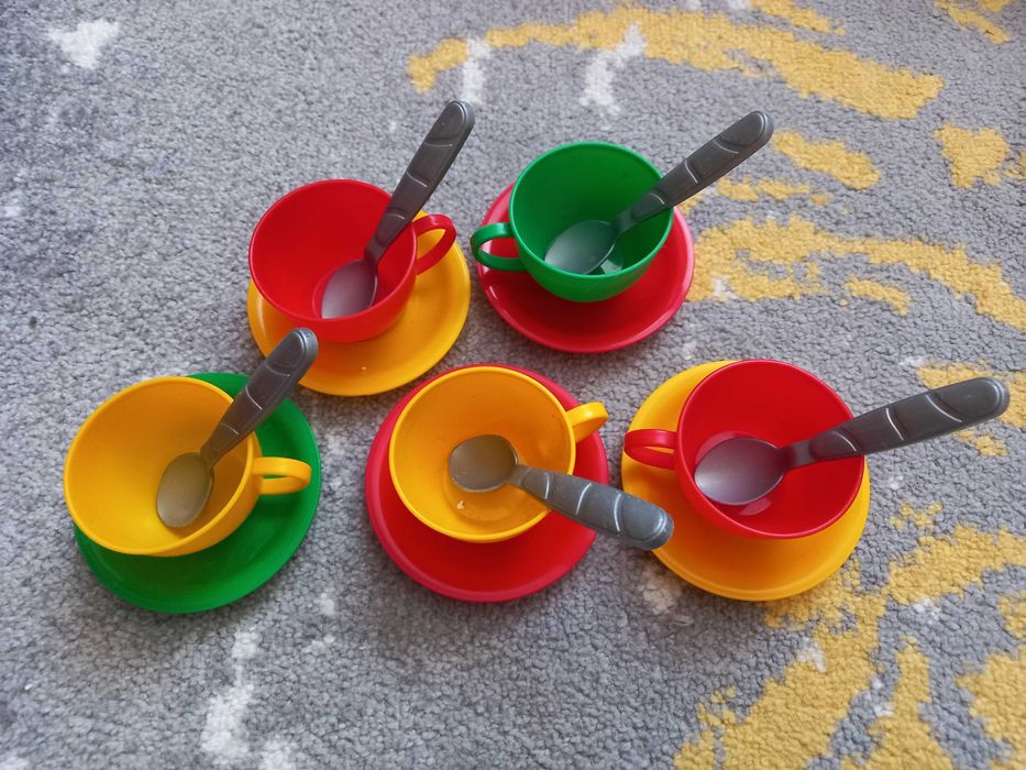 Набір дитячого іграшкового посуду